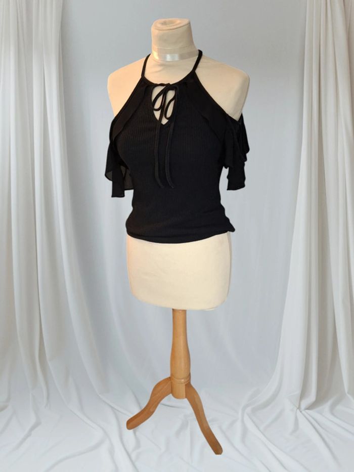 Haut épaule dénudé