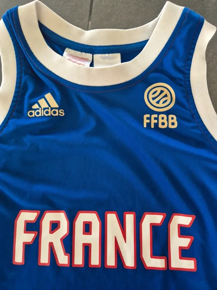 Ensemble Sport Basket-ball officiel France - Adidas - 8 ans - FFBB - photo numéro 3