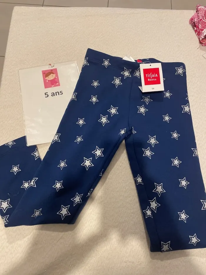 Legging polaire, cinq ans neuf