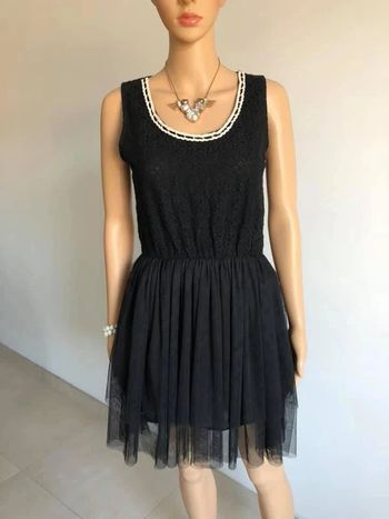 Robe noire neuve sans manches avec dentelle Molly Bracken taille unique