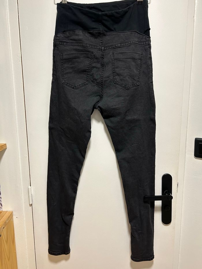 Pantalon de grossesse noir jeans en bon état - photo numéro 3