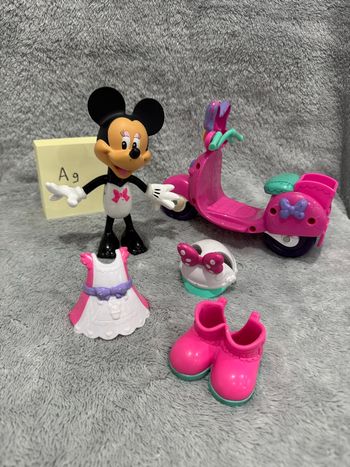 A9 Disney fashionistas Minnie scooter moto figurine