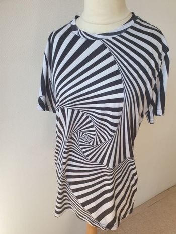 T-shirt trompe l'œil