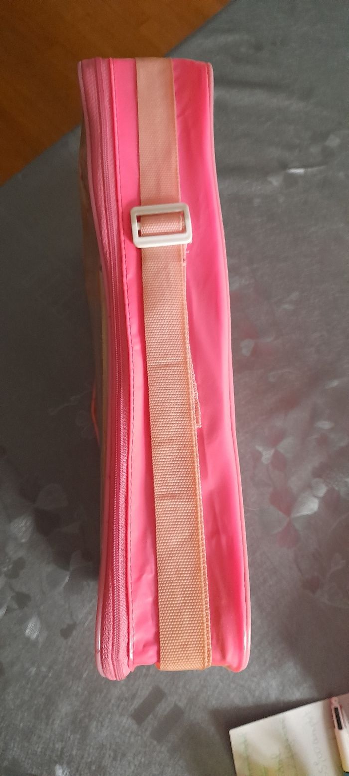 Poupée + accessoires - photo numéro 4
