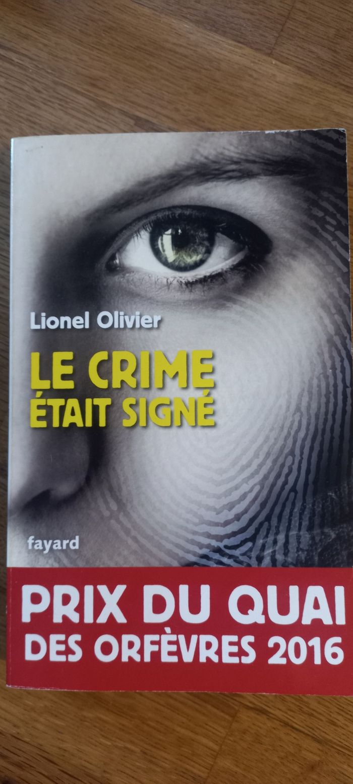 Livre le crime était signé