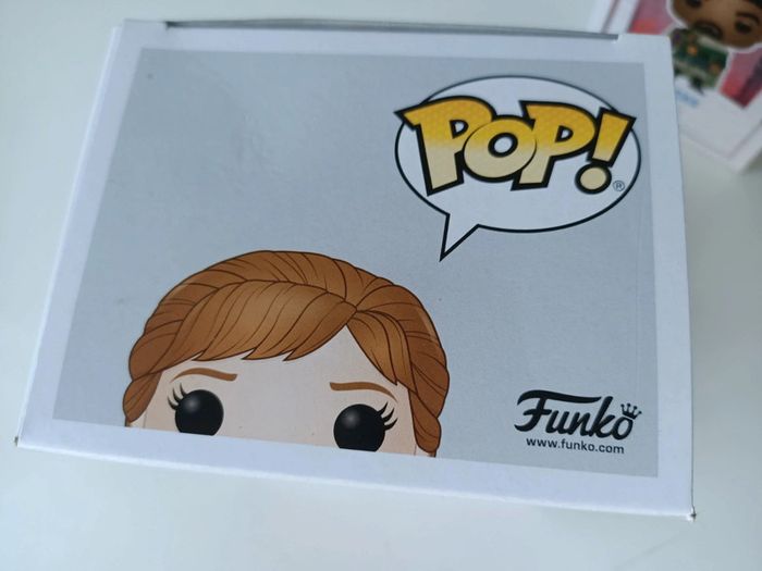 Lot de 2 Figurines Funko pop Disney frozen 2 : n°586 Mattias et n°582 Anna - photo numéro 6