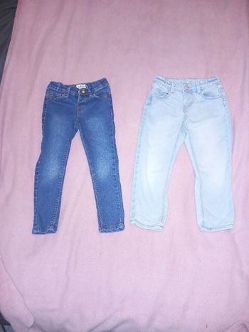 Lot de 2 jeans taille 4 ans