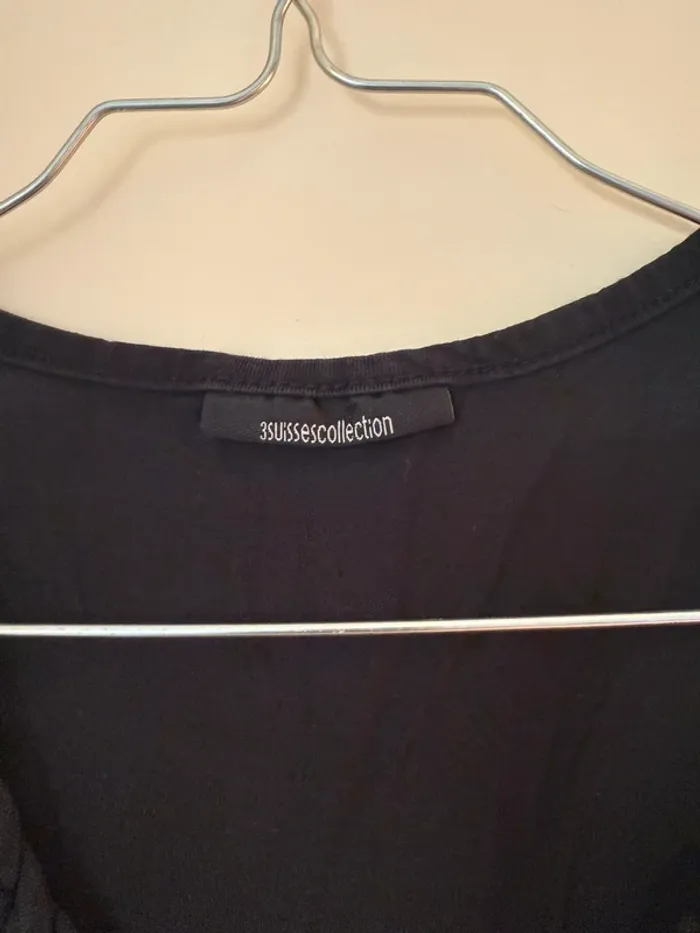 T-shirt col V - photo numéro 3
