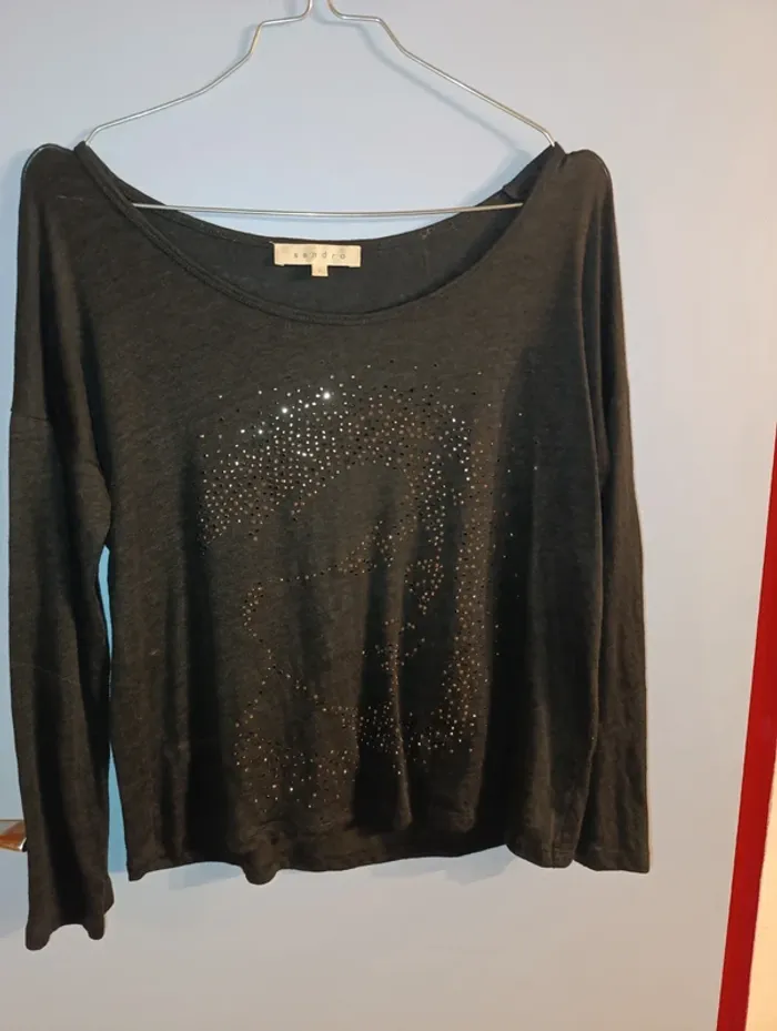 Sublime pull Sandro avec visage en strass taille 2