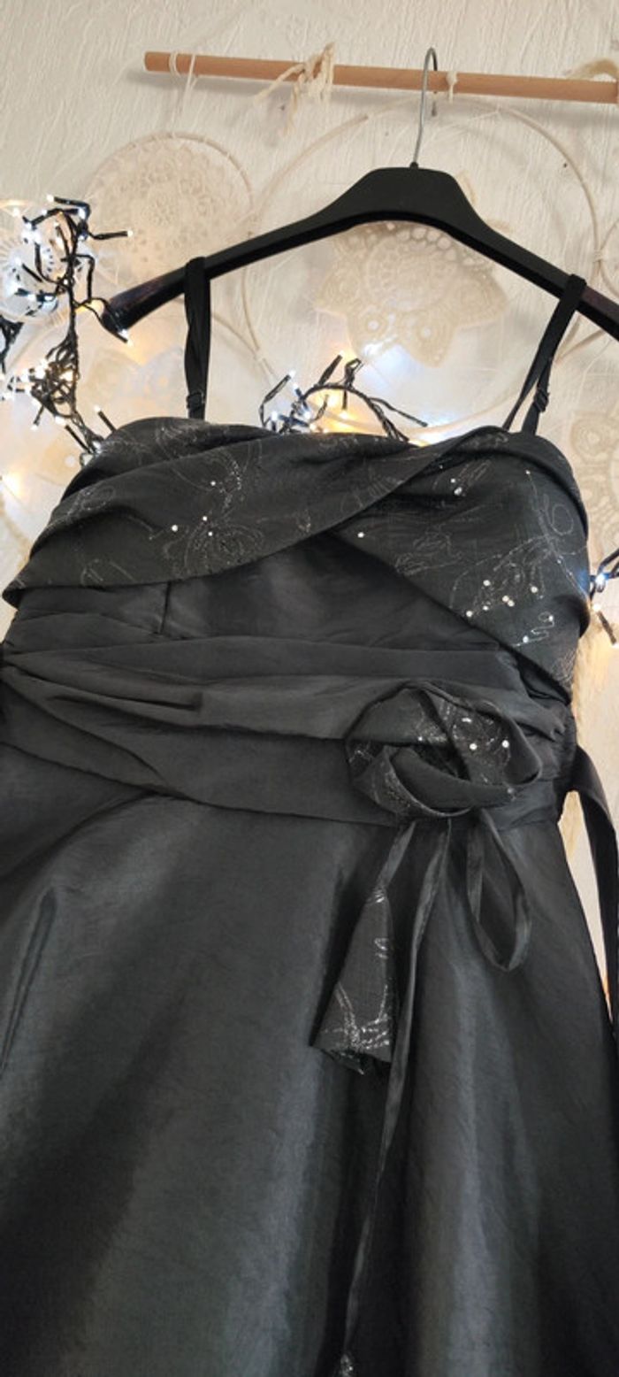 Superbe robe de cérémonie boule noire neuve - photo numéro 4