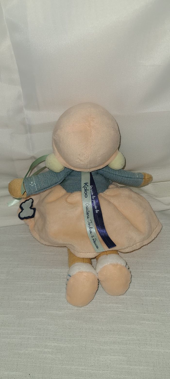 Peluche poupée KALOO fille Chloé robe beige veste jean - photo numéro 3