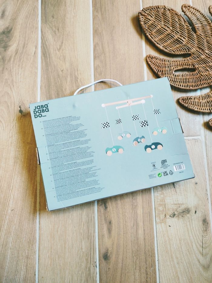 🚗Coffret mobile à suspendre les voitures de courses en bois marque Jabadabado - photo numéro 3