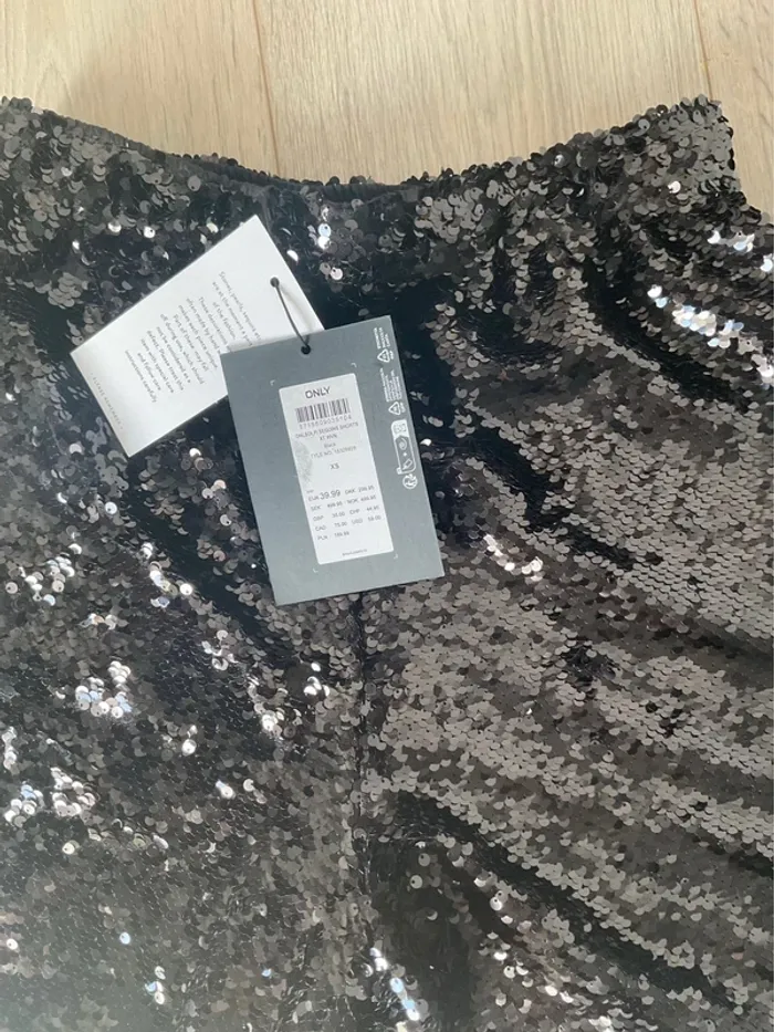 Short à sequins - photo numéro 3