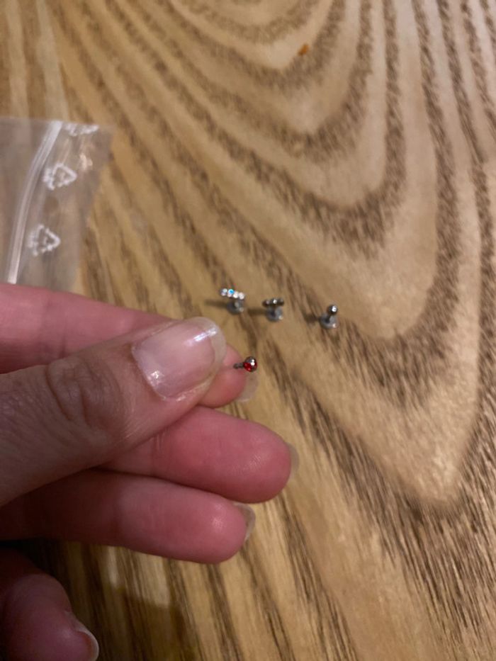 Lot 4 piercings labret plat - photo numéro 3