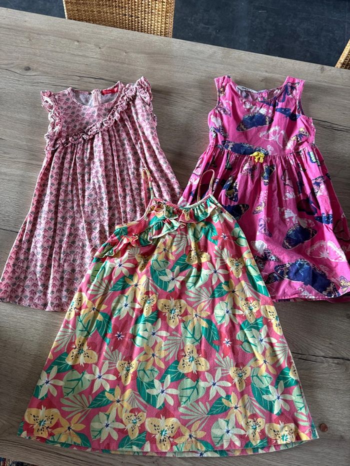 Lot 3 robes