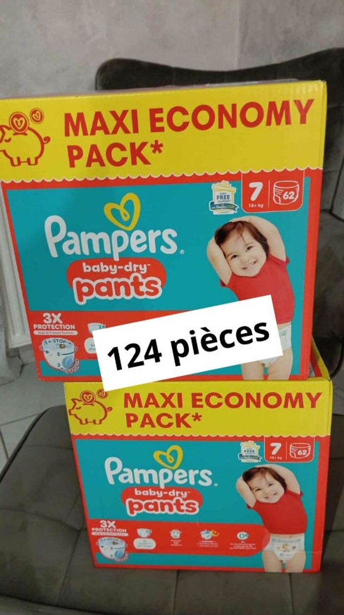 Lot 124 couches pants Pampers taille 7 neuf jamais ouvert
