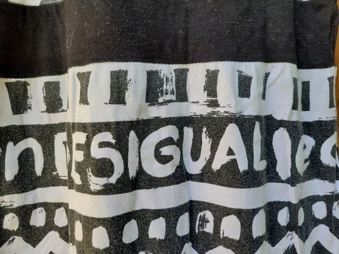 Magnifique robe Desigual, noire et blanche, motifs colorés, 11/12 ans - photo numéro 6