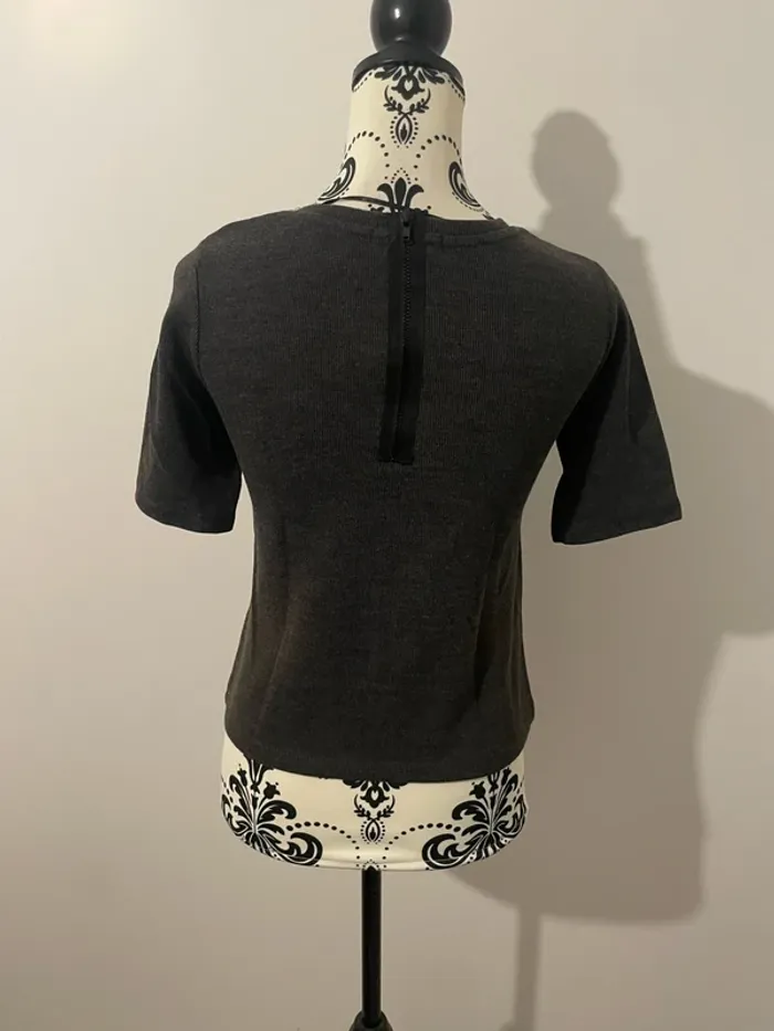 T-shirt à manches courtes gris foncé côtelé et noir Paris Jennyfer taille S - photo numéro 5