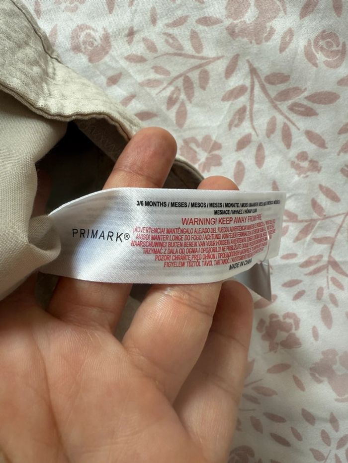 Chapeau neuf de primark taille 3/6mois - photo numéro 4