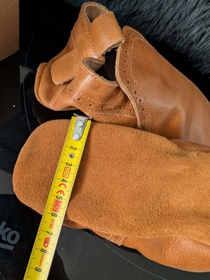 Chaussons enfant tout cuir doux et souple. Taille 22 - 23. Neuf. Lola Palacios - photo numéro 8
