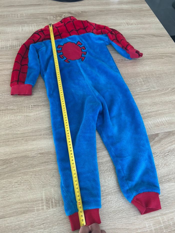 Pyjama 1 pièce Spiderman très bon état - photo numéro 3
