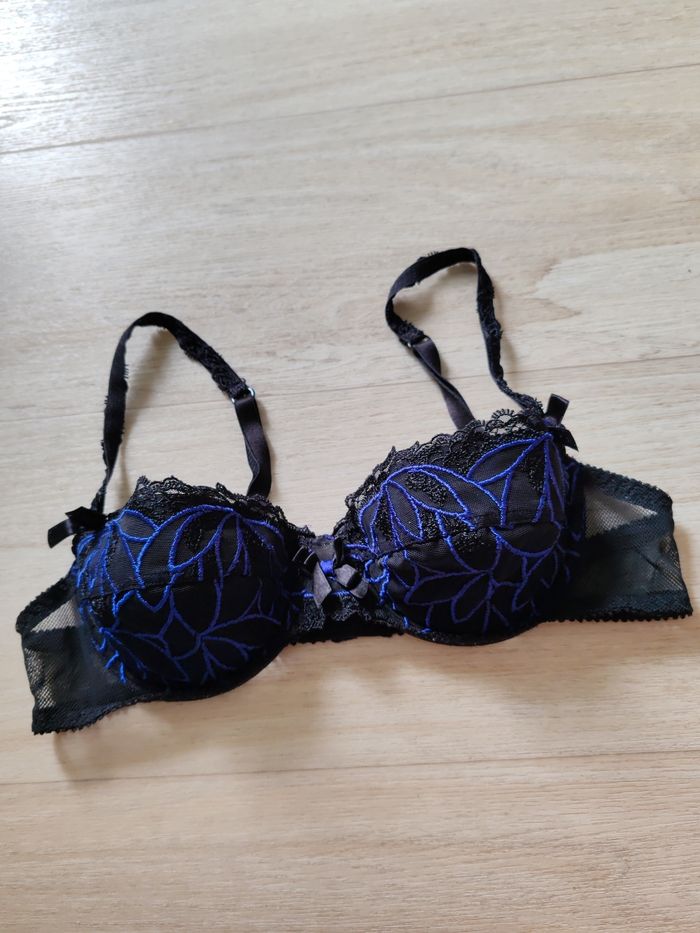 Soutien gorge noir et bleu