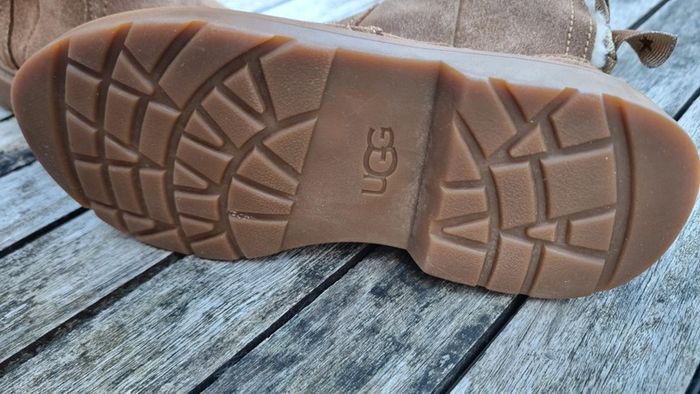 Boots bottes UGG 27.5 beige cuir nubuck sympa original  tb état - photo numéro 4