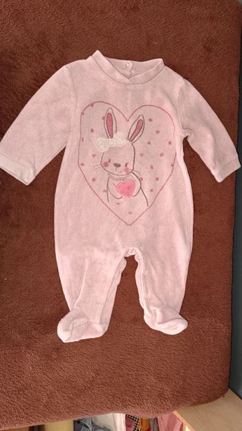 Pyjama velours une pièce rose pâle 3 mois