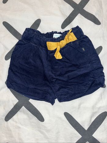 Short fille