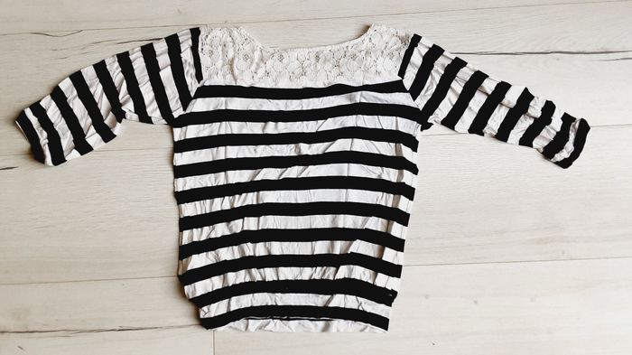 Vêtement fille tee-shirt manches 3/4 rayé broderie sur le haut H&M 12 ans - photo numéro 3