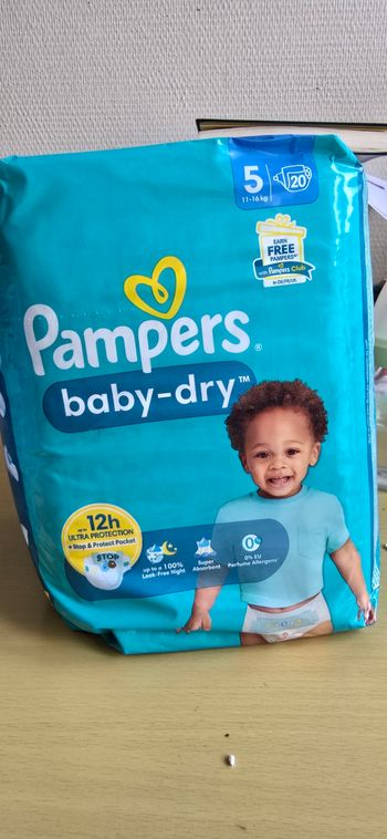Couches pampers taille 5