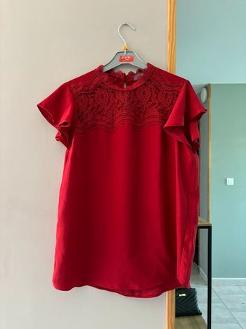 T shirt rouge avec dentelle