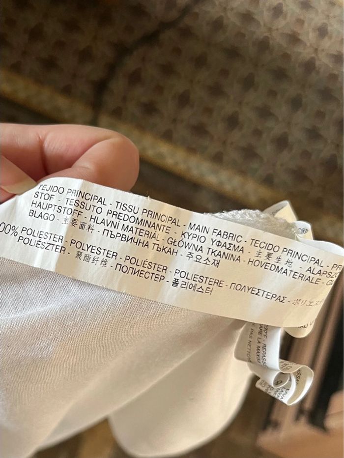 T-shirt fluide et cintré blanc asymétrique avec motif 2 femmes - photo numéro 12