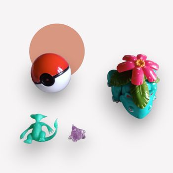 Lot figurines Pokémon + Pokéball