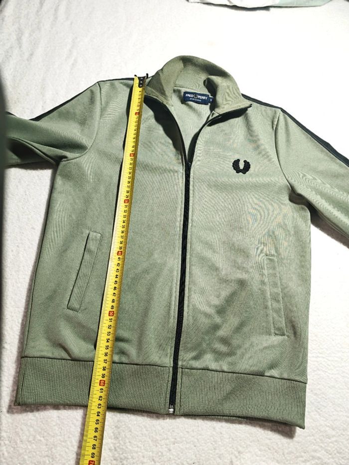 Magnifique veste de survêtement Fred Perry en taille S, couleur kaki. - photo numéro 9
