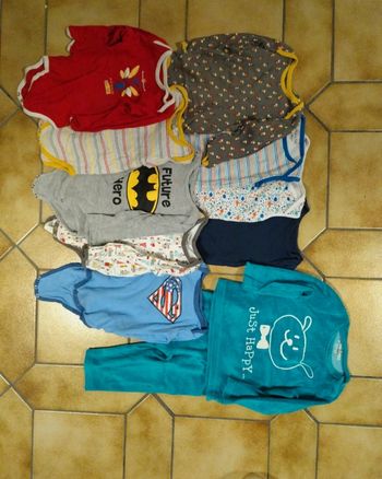 Lot bodies bébé garçon 12mois