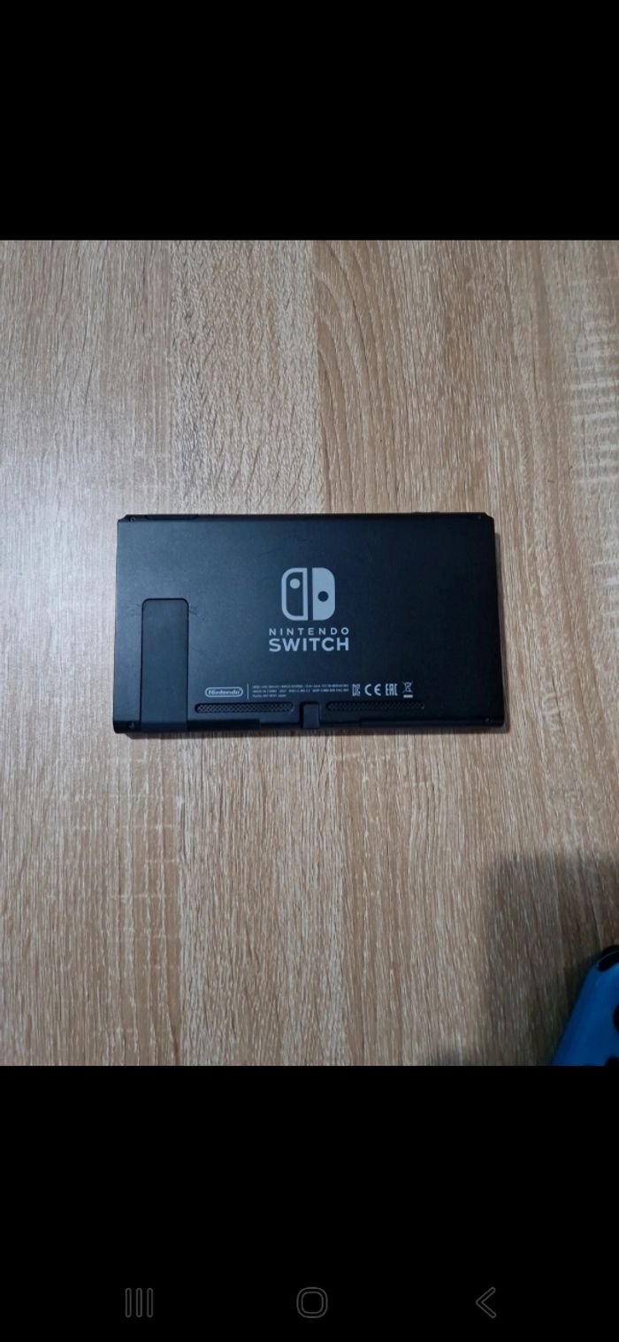 Console Nintendo Switch - photo numéro 3
