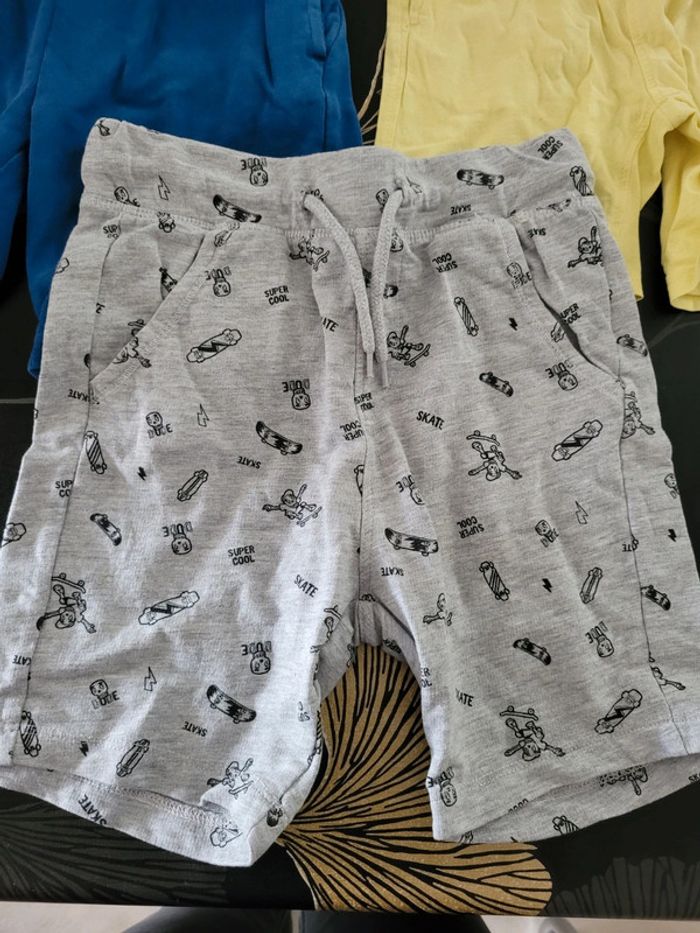 Lot de shorts 5 ans - photo numéro 4