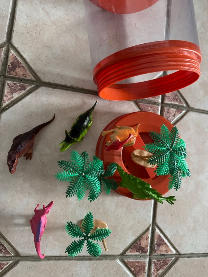 Boîte transportable de jeu dinosaure - photo numéro 2