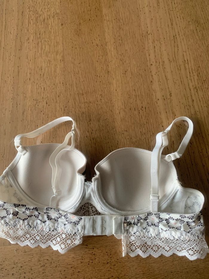 Soutien gorge - photo numéro 4