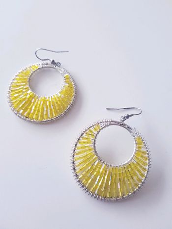 Boucles d'oreilles - Perles jaunes - Neuves !