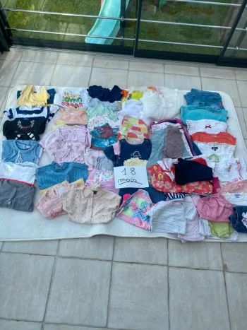 Très gros lot de vêtements 18 mois été 80 pièces