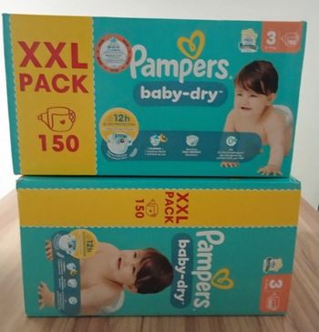 2 cartons de couches Pampers taille 3