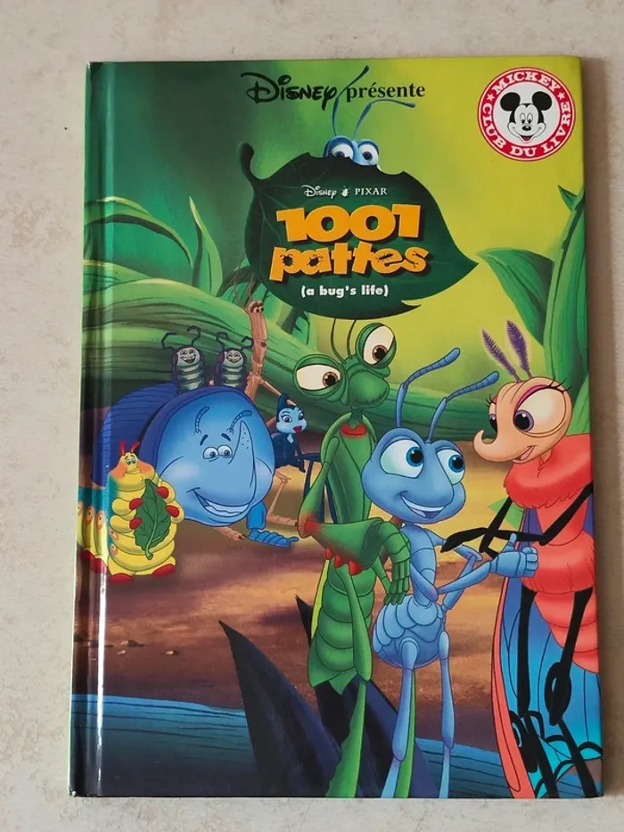 Livre 1001 pattes Disney Pixar