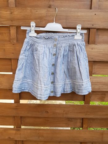 Jupe patineuse boutonnée devant