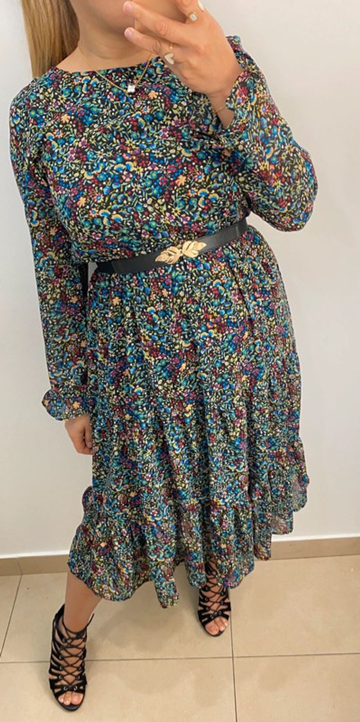 Jolie Robe Imprimée Fleurs Multicolore Avec Volant Taille M - photo numéro 3