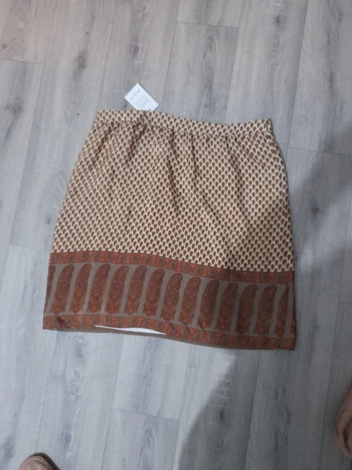 Jupe en soie neuve - photo numéro 4