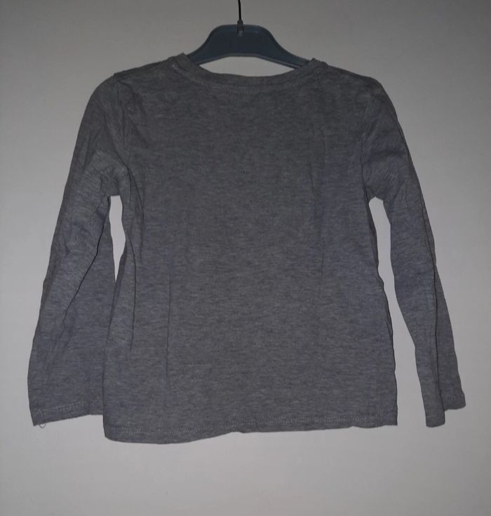 Tee shirt Primark taille 6/7 ans - photo numéro 4