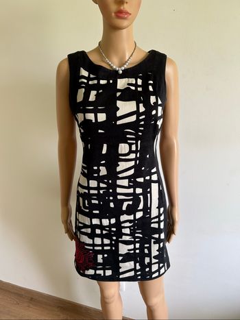 Robe noire et imprimée sans manches Desigual taille 36 bon état