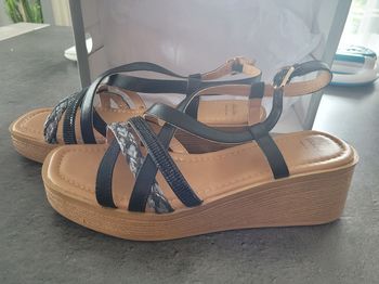 Sandales compensées